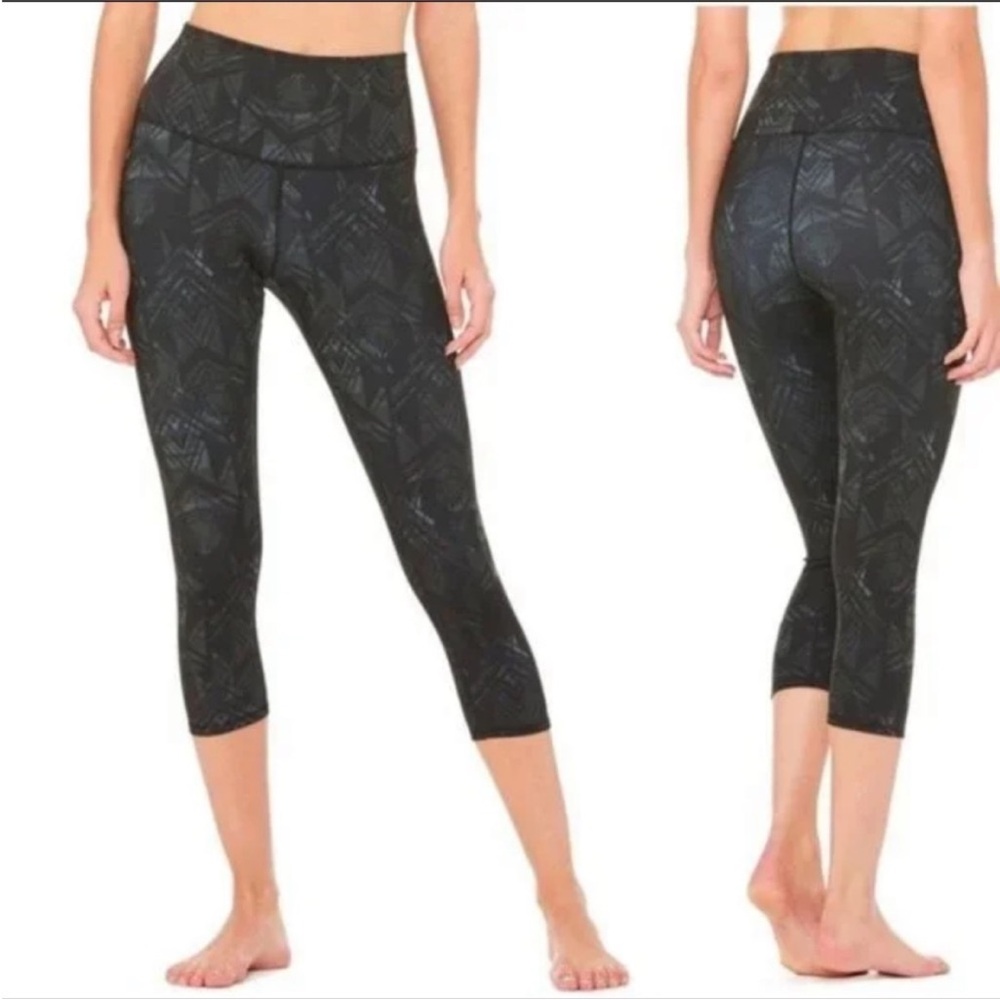 Alo Yoga Airbrush Capri Black Indio SZ S